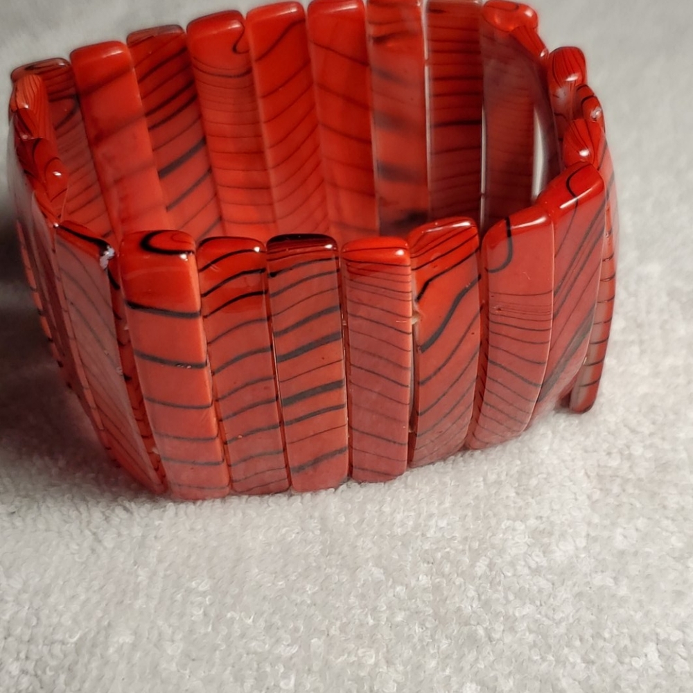 Womans stretchy bracelet